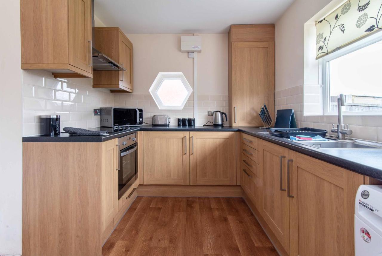 Your Haven - 3 Bed House With Free Wifi And Parking Apartment Nottingham