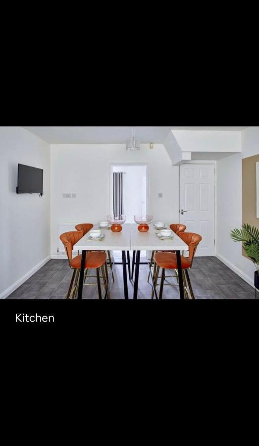 Spacious 3 Bedroom House In *