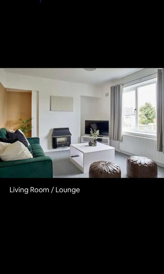 Spacious 3 Bedroom House In Holiday home *