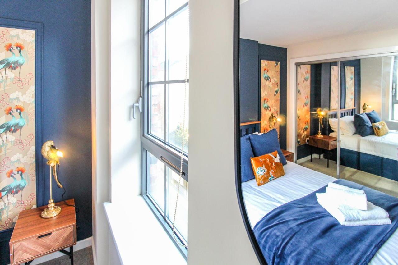 Lovely 1 Bed With Parking Apartment *