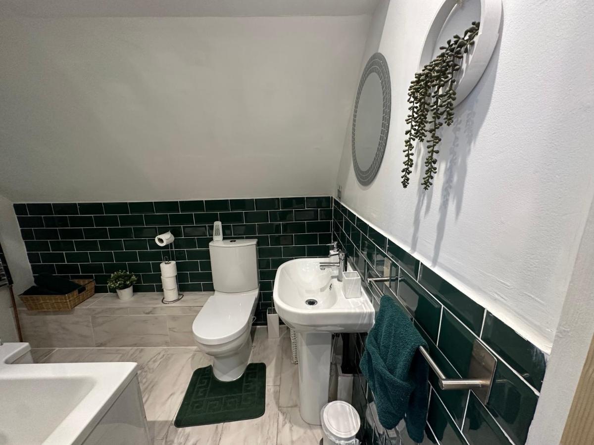 Charming 3-bed Minutes From Centre *