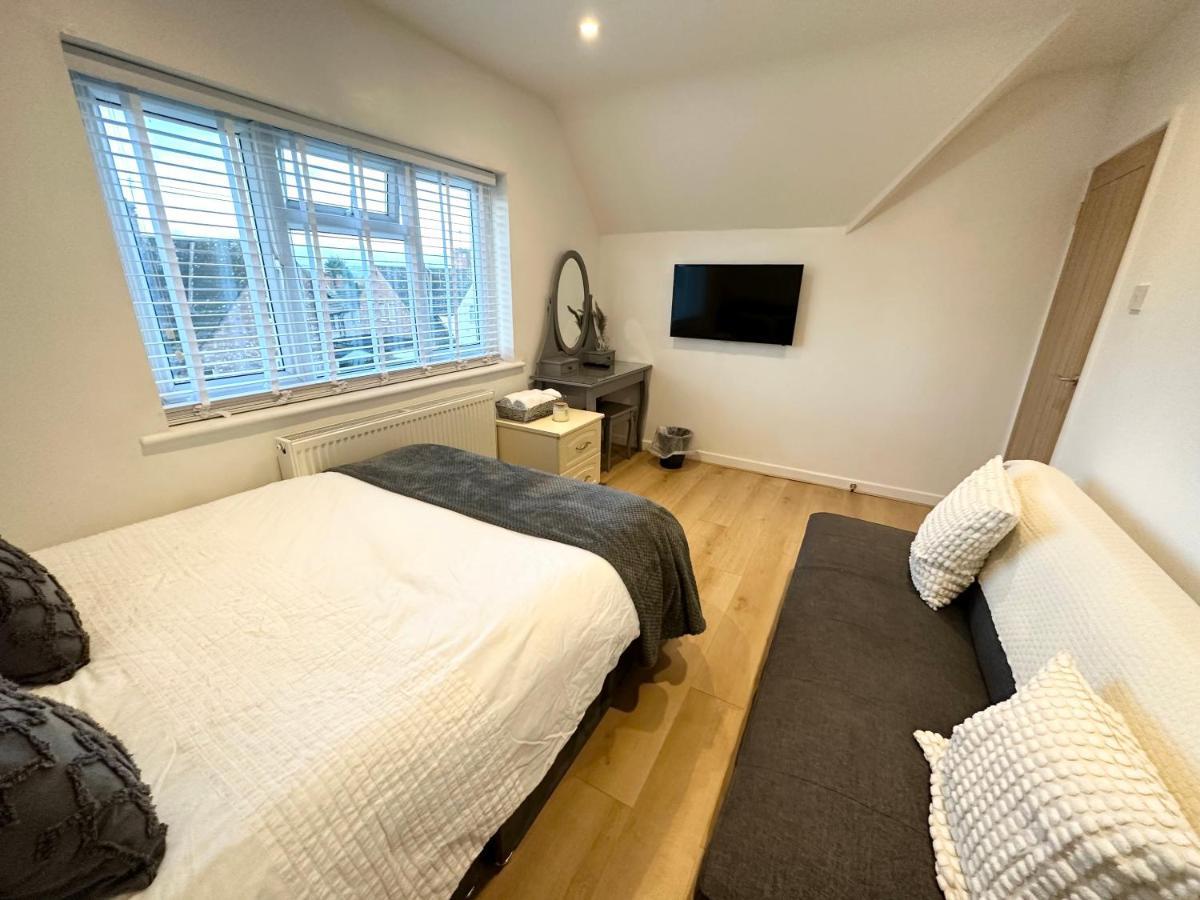 Charming 3-bed Minutes From Centre *