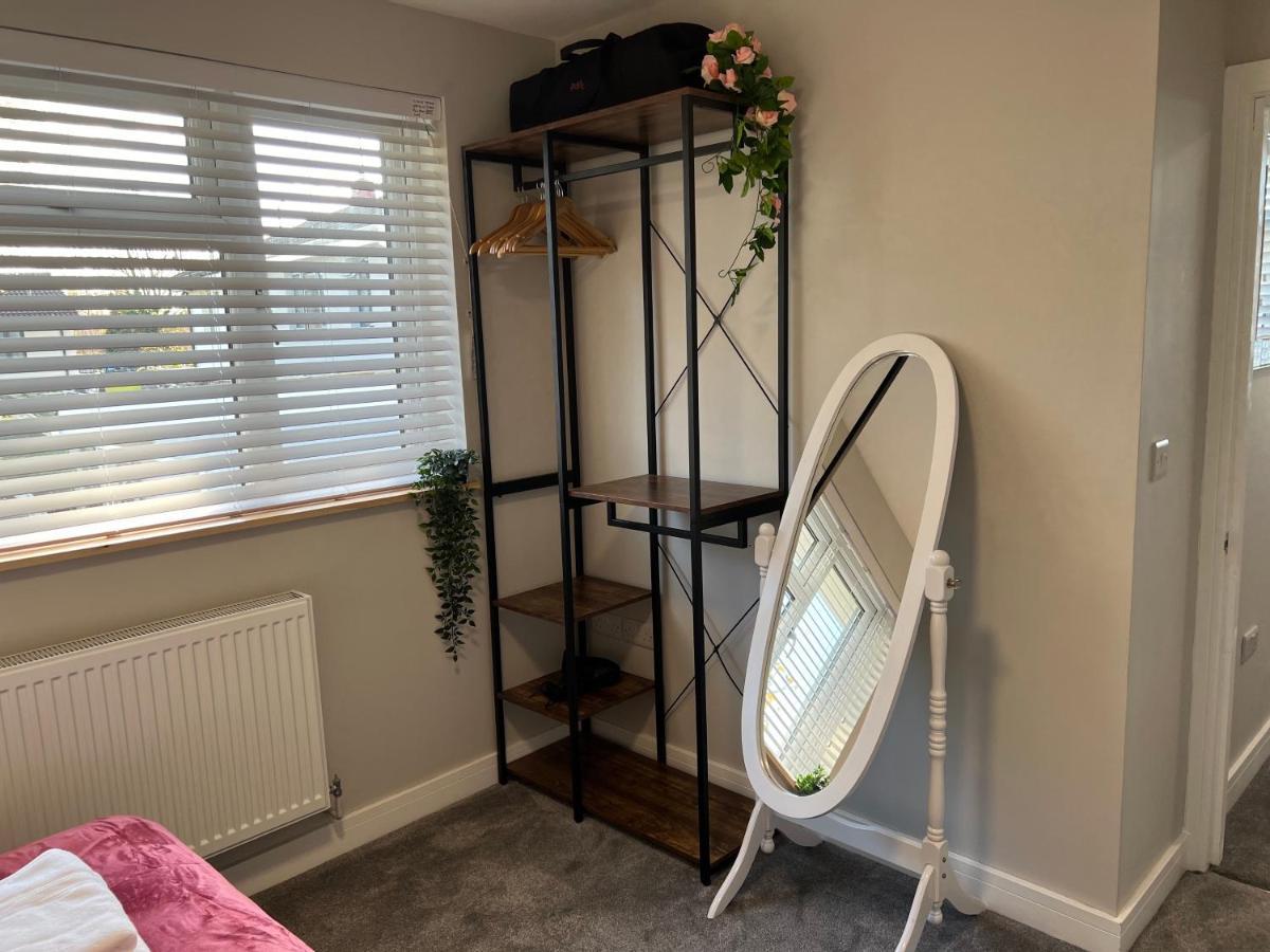 Holiday home Immaculate Newly Refurbished 4 Bed House *