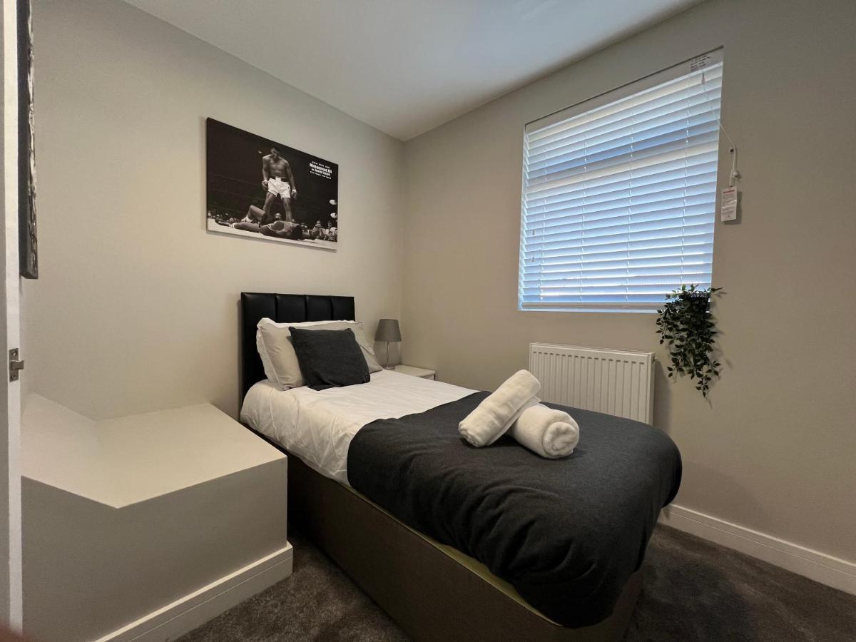 Holiday home Immaculate Newly Refurbished 4 Bed House Nottingham