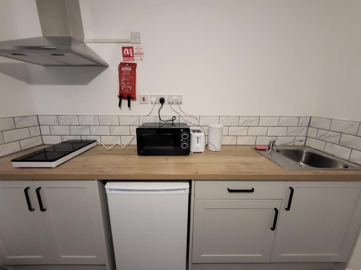 Premier - Tring Vale * Nottingham