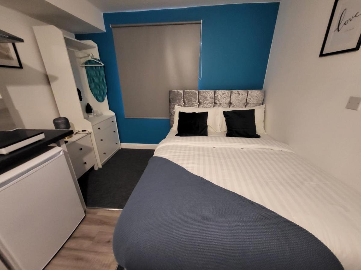 Premier - Tring Vale * Nottingham