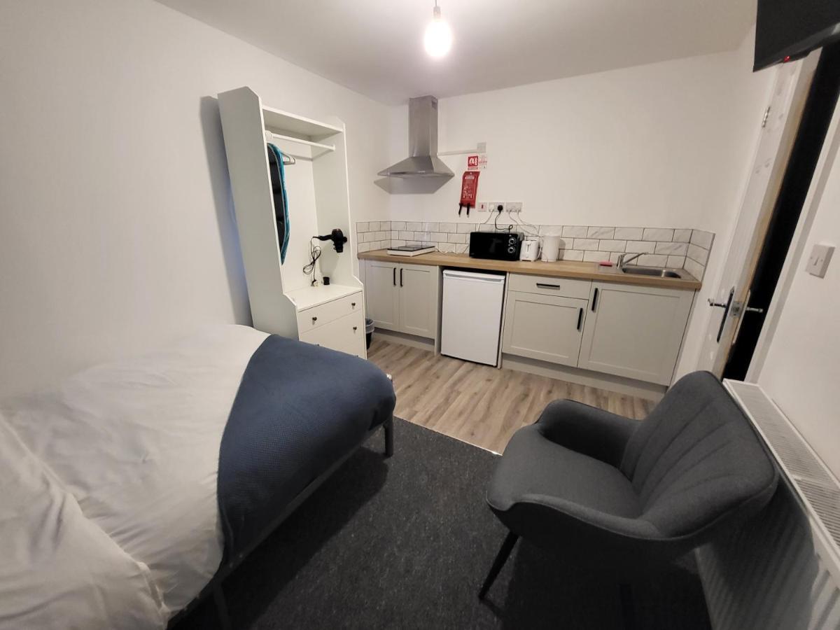 Premier - Tring Vale * Nottingham