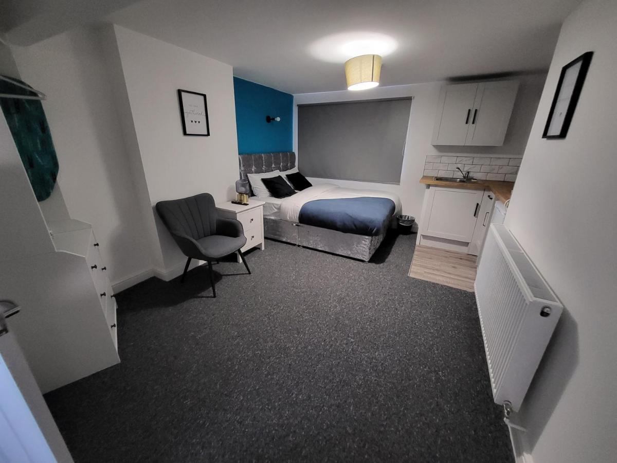 Premier - Tring Vale * Nottingham