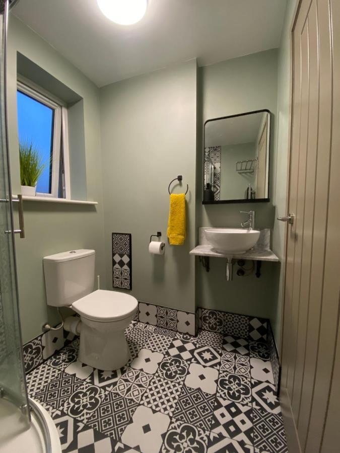 Just The Tonic Apartment *