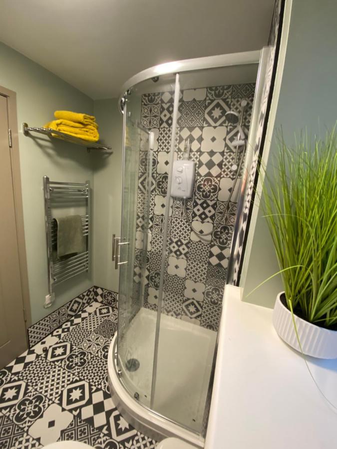 Just The Tonic Apartment