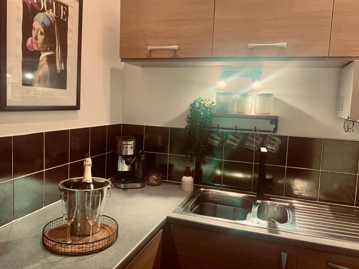 The Fifth Quarters, Grade Ii Listed Apartment, The Lace Market, Ng1, Centre, Nottingham, Sleeps 4 Nottingham