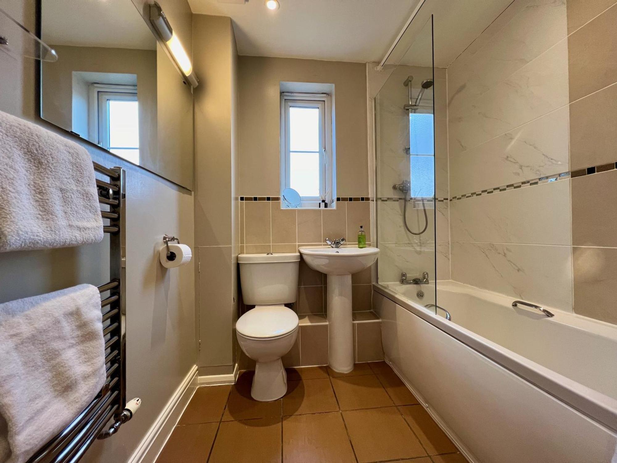 The Orchid-central Beeston-private Apartment-smarttv-free Wi-fi-tram-parking *