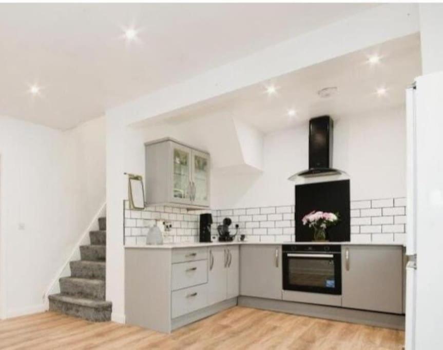 Spacious And Homely House Apartment Nottingham