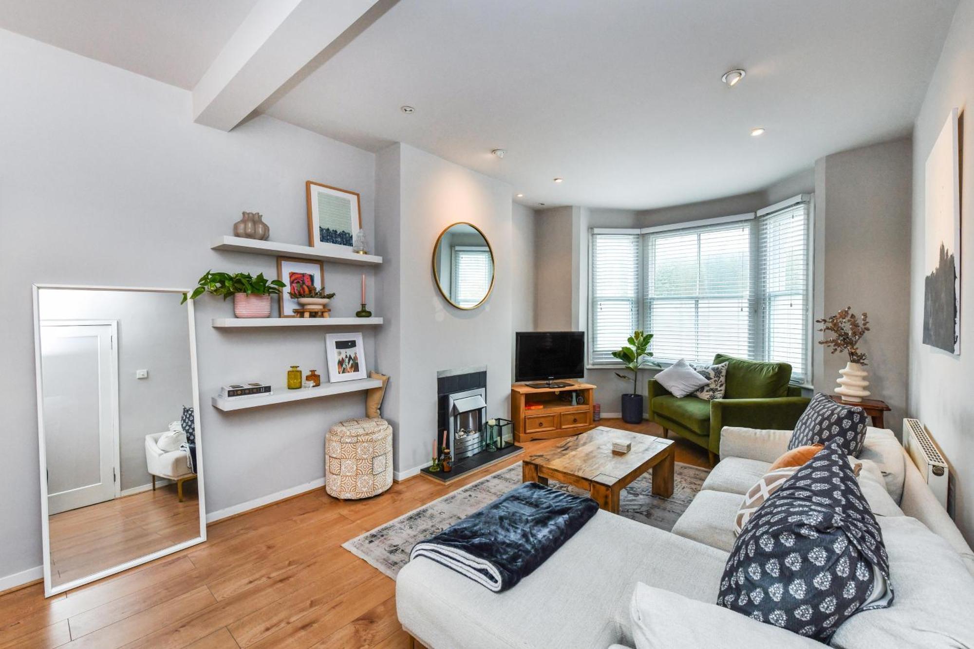 Holiday home 3 Bedroom Semi-detached House Ideal For Corporate In *