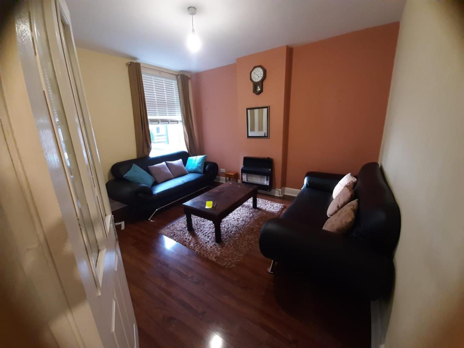 4 Bedroom House In Lenton Nottingham