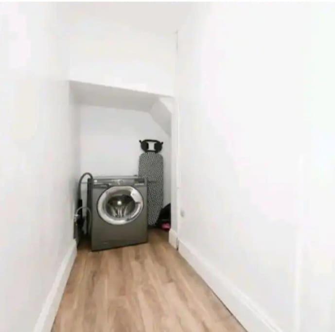 Spacious And Homely House Nottingham