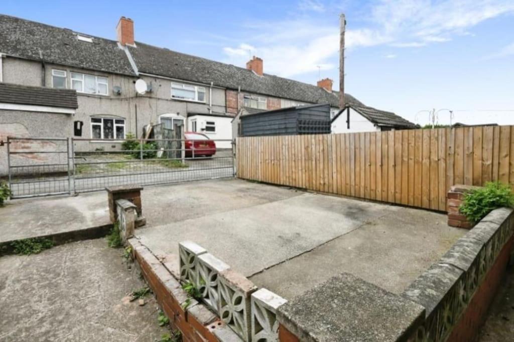 Spacious And Homely House
