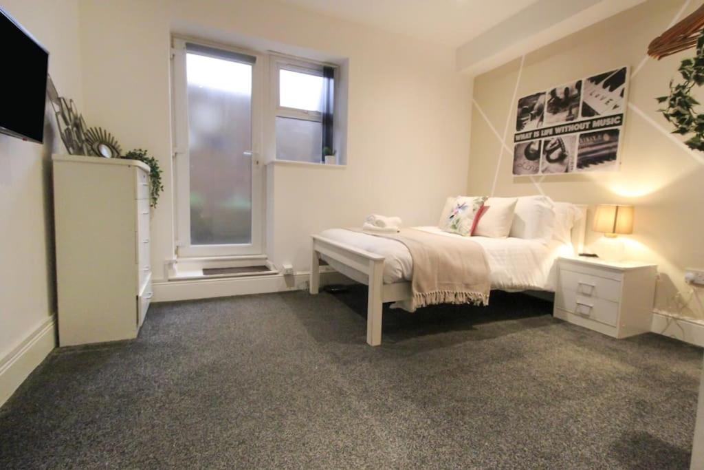 Apartamento Spacious 1 Bed 1 Minute Walk From Square *