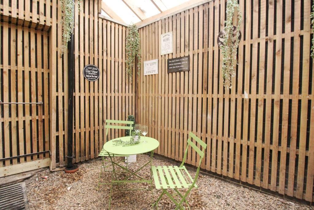 Spacious 1 Bed 1 Minute Walk From Square