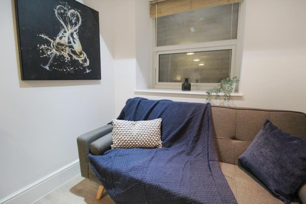 Spacious 1 Bed 1 Minute Walk From Square * Nottingham