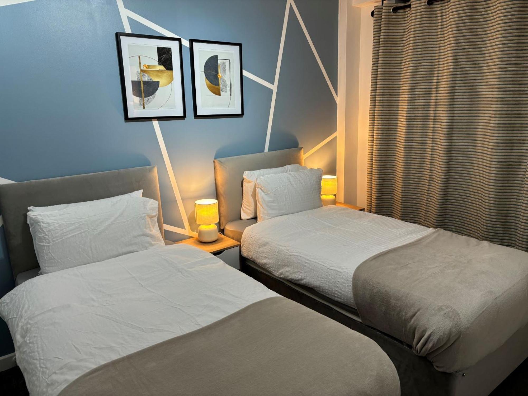 2 Bedroom, 2 Bathroom Flat In Centre With Free Parking Apartamento *