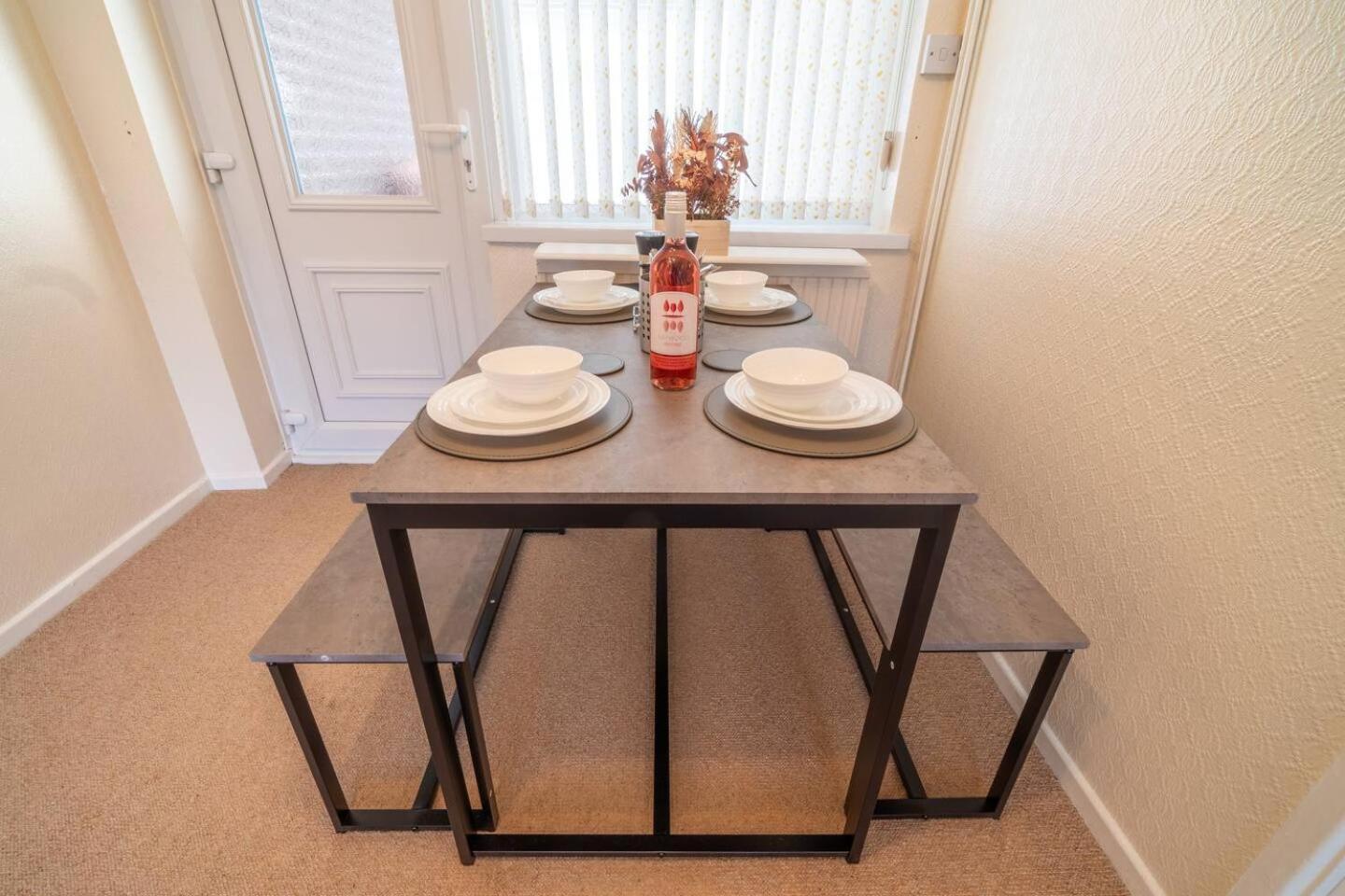 Pass The Keys Stylish 3 Bedroom With Free Parking * Nottingham