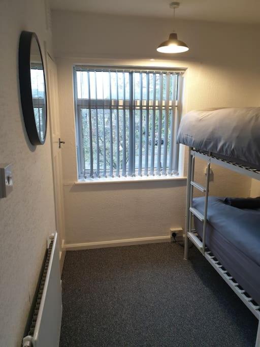 Perry House! Sleeps 7,ideal For Contractors & Business Stays, Large Driveway With & Car Parking