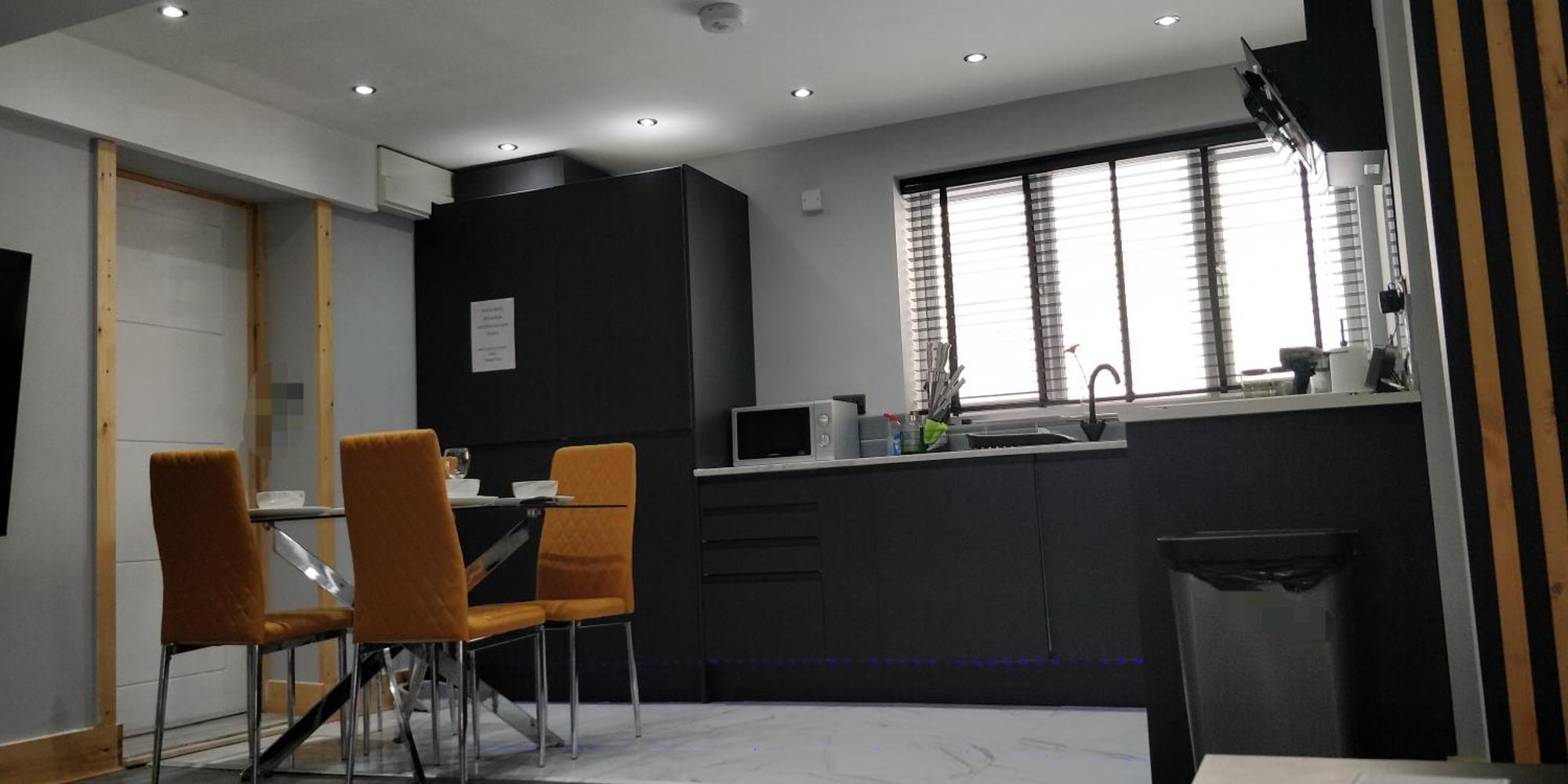 Entire Two Bedroom & Free Parking Apartment