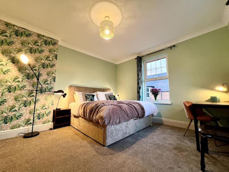 The Lily•central Beeston•private Apartment•smarttv•free Wi-fi•tram• Apartment