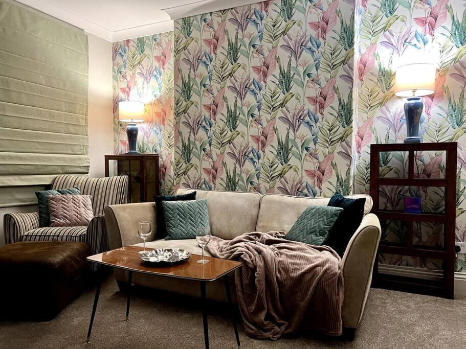 The Lily•central Beeston•private Apartment•smarttv•free Wi-fi•tram• Apartment