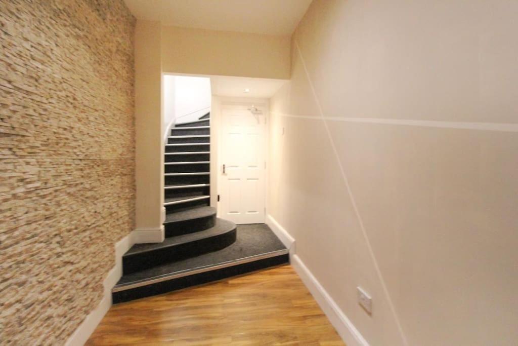 Spacious 1 Bed 1 Minute Walk From Square Apartamento Nottingham