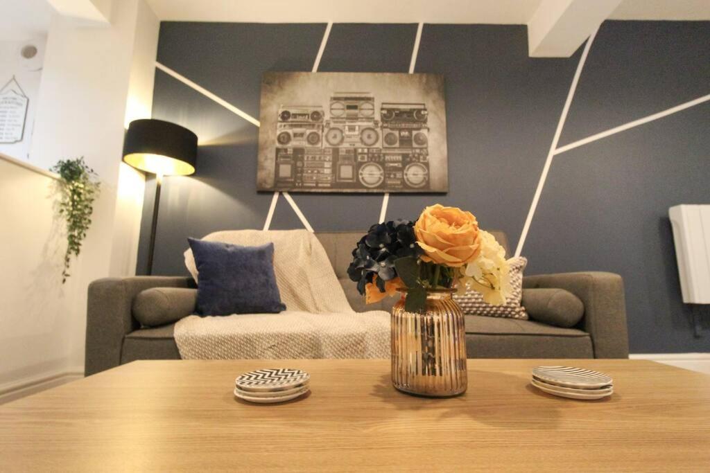 Spacious 1 Bed 1 Minute Walk From Square * Nottingham