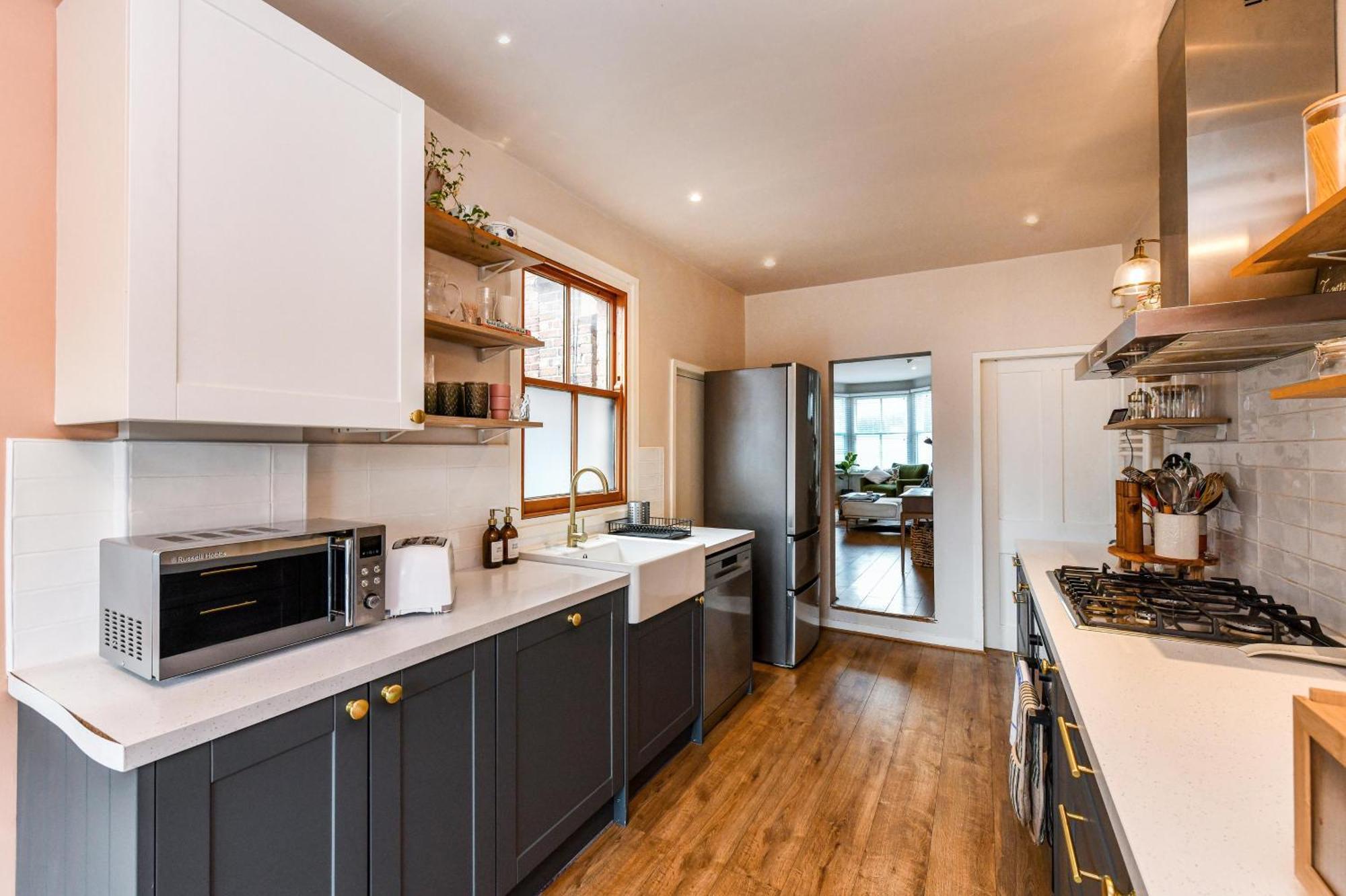 3 Bedroom Semi-detached House Ideal For Corporate In Holiday home