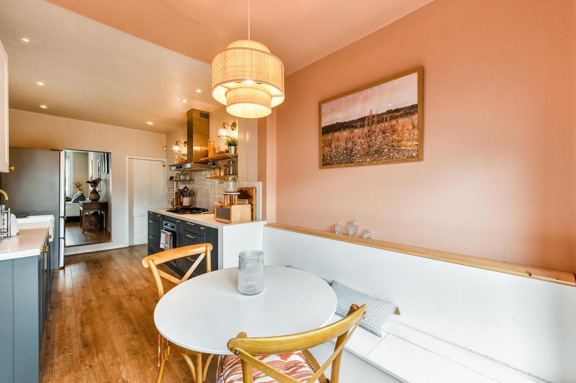 3 Bedroom Semi-detached House Ideal For Corporate In * Nottingham