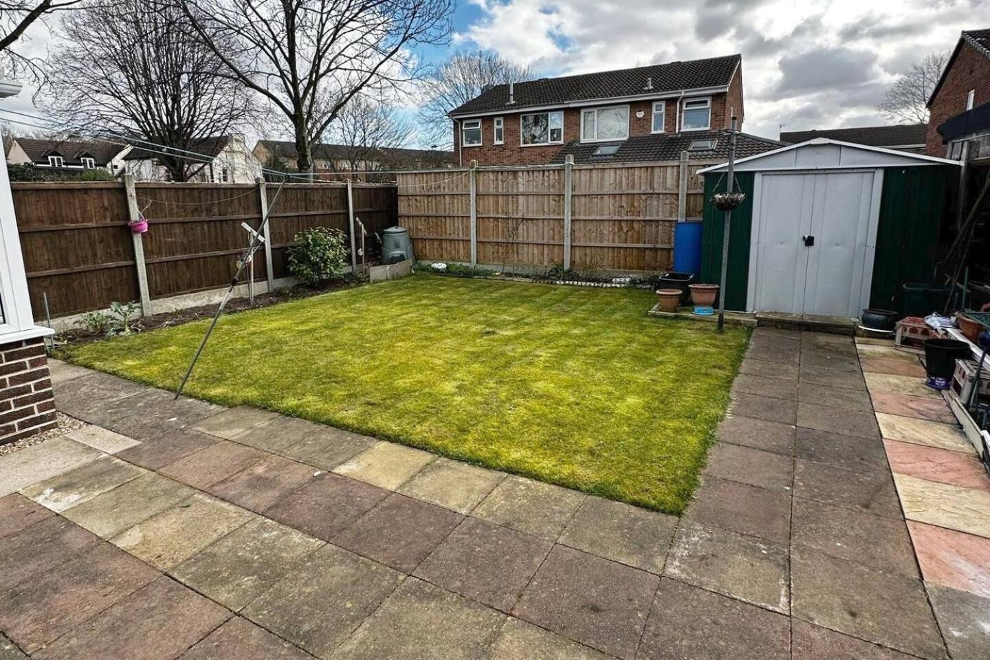 Pass The Keys Stylish 3 Bedroom With Free Parking *