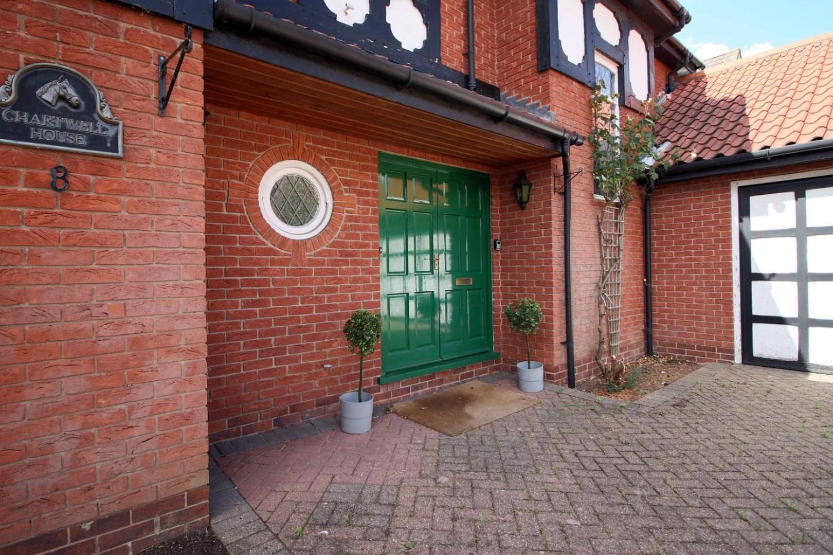 Chartwell Grove Guest house
