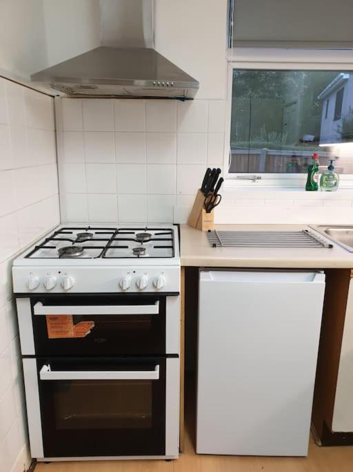 Perry House! Sleeps 7,ideal For Contractors & Business Stays, Large Driveway With & Car Parking * Nottingham