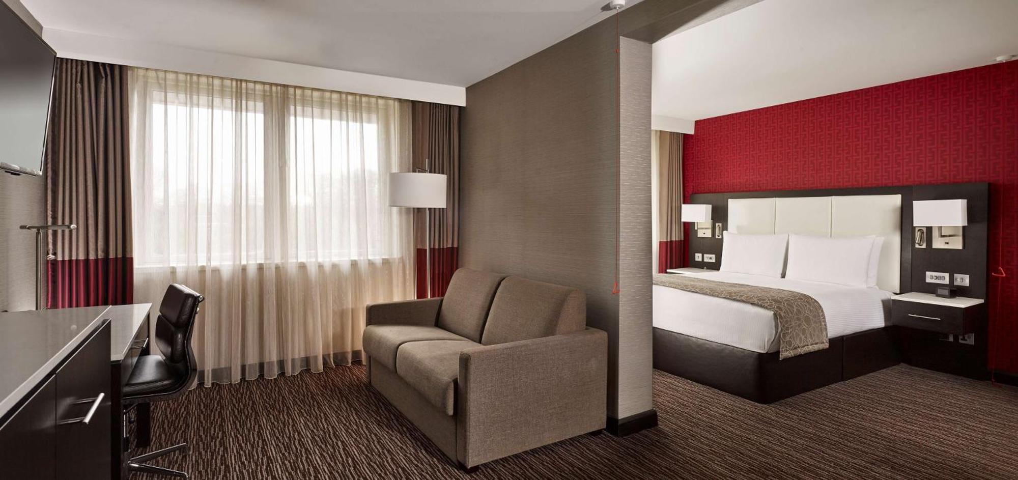 Doubletree By Hilton - Gateway