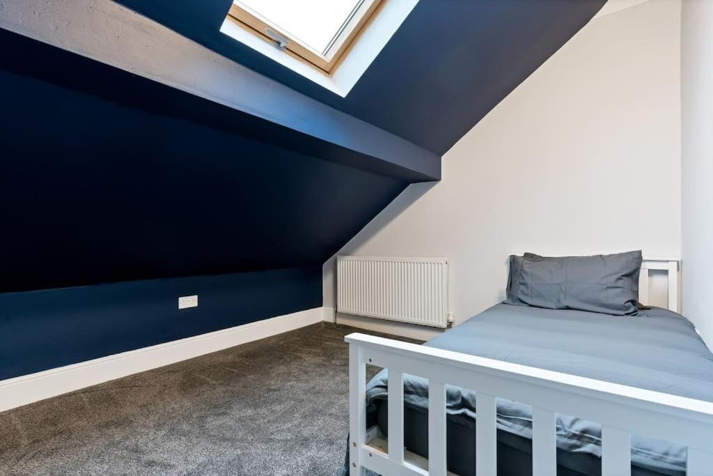 Liz's 4 Bed House: Close To The Motor Point Arena * Nottingham