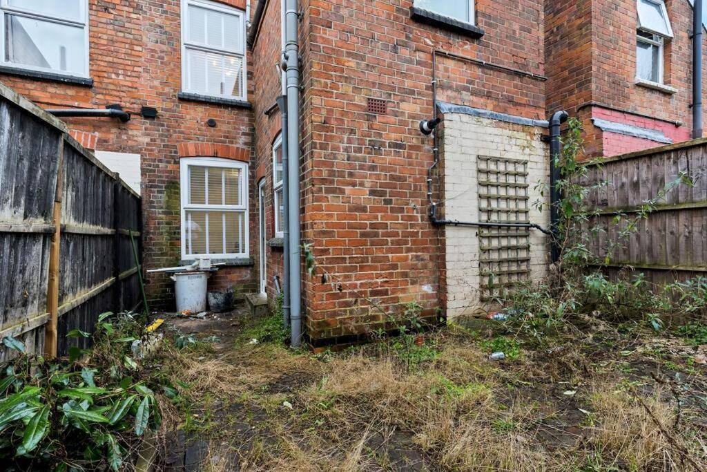 Liz's 4 Bed House: Close To The Motor Point Arena *