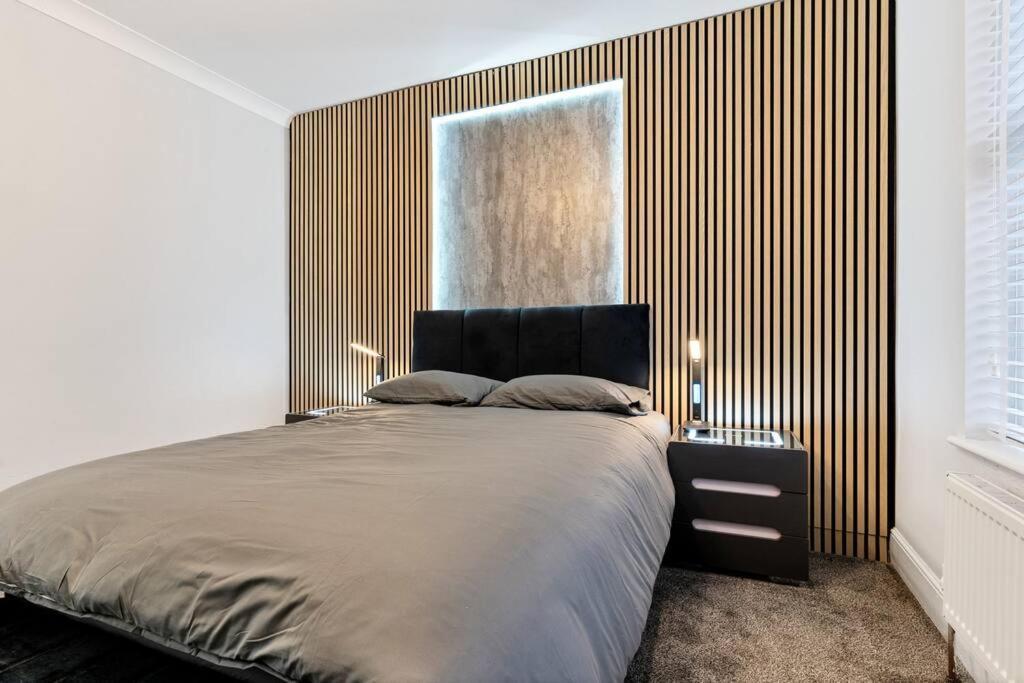 Holiday home Liz's 4 Bed House: Close To The Motor Point Arena Nottingham
