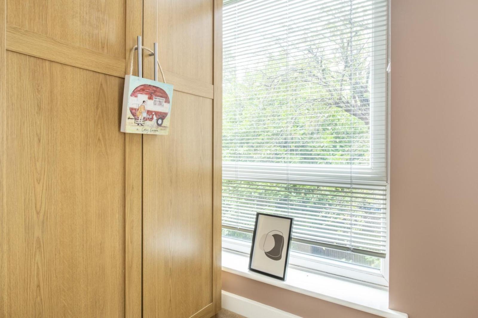 Apartment Spacious 2 Bedroom Opposite Qmc Hospital *