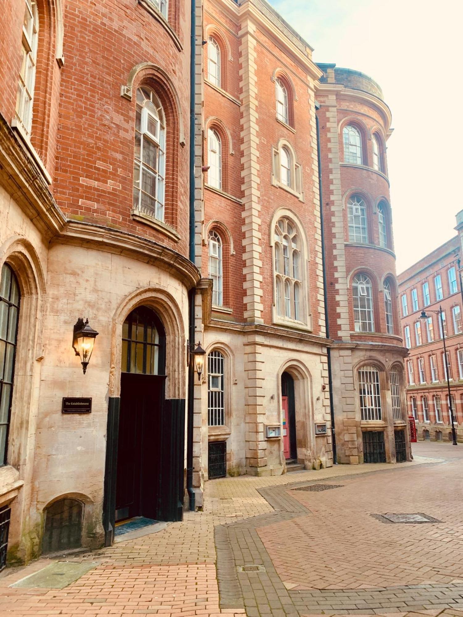The Fifth Quarters, Grade Ii Listed Apartment, The Lace Market, Ng1, Centre, Nottingham, Sleeps 4 *