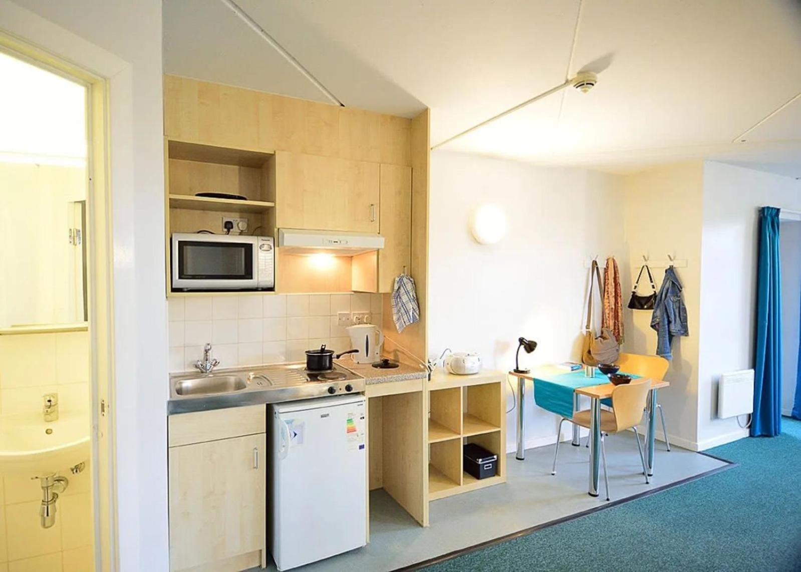 Modern Living And At Broadgate Park In *