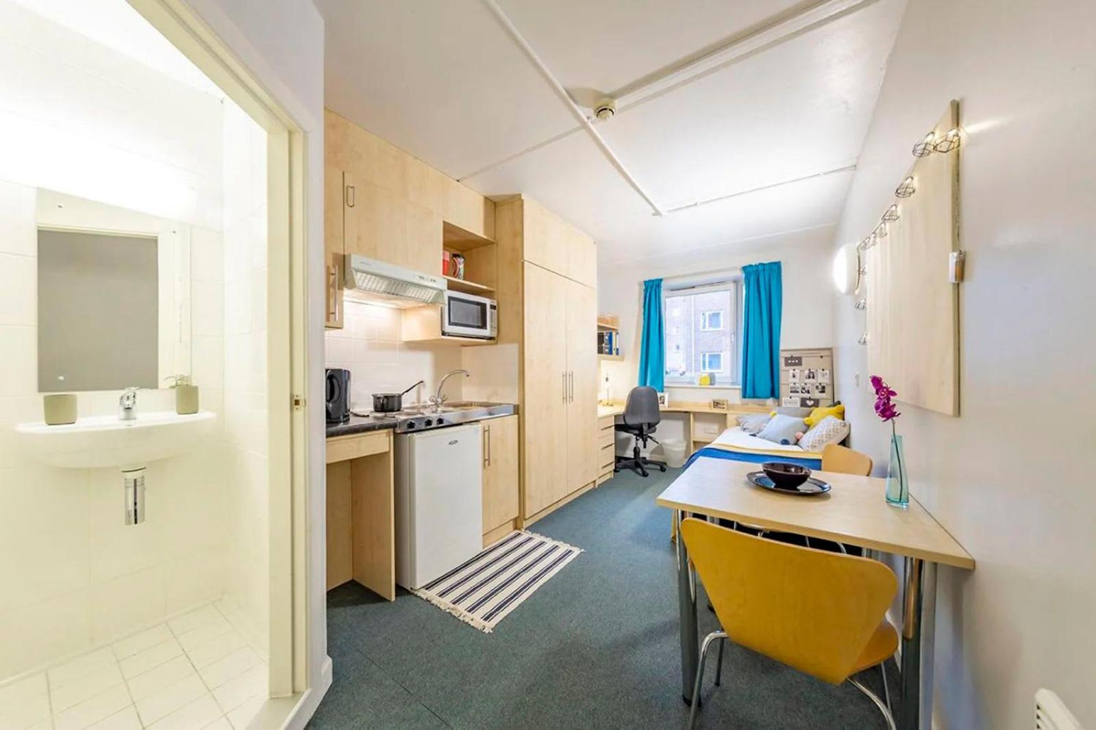 Modern Living And At Broadgate Park In