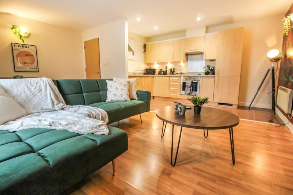 Luxurious 1 Bed With Free Parking Apartamento