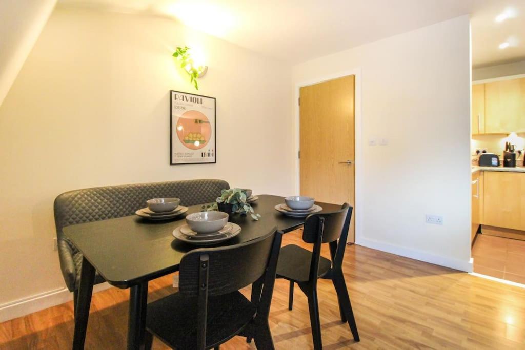 Apartamento Luxurious 1 Bed With Free Parking *