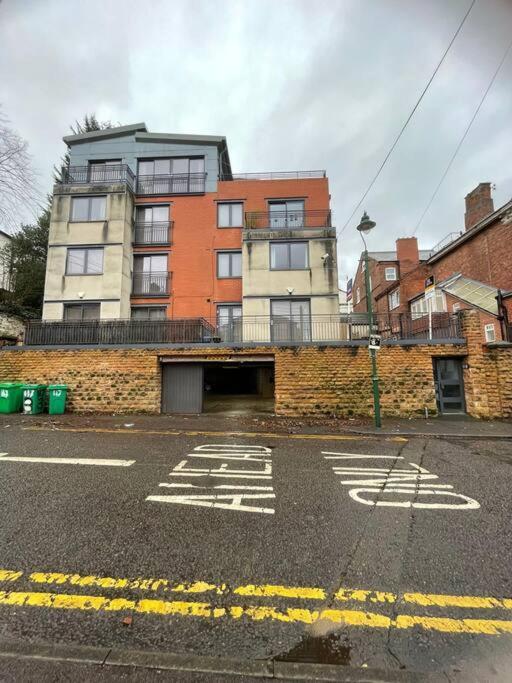 Apartment Lovely Two Bed Flat With Free Parking *