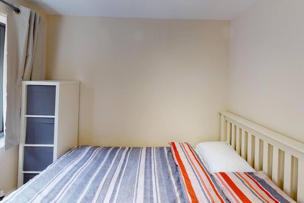 Lovely Two Bed Flat With Free Parking * Nottingham