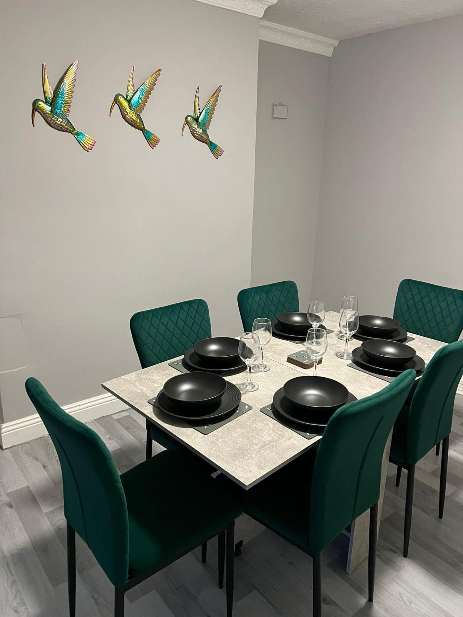 Ringwood Place 3 Bedroom House Ng8 Casa de férias *